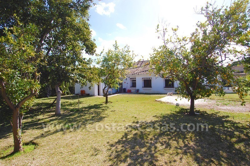 Plot with a detached villa for sale in Marbella town centre