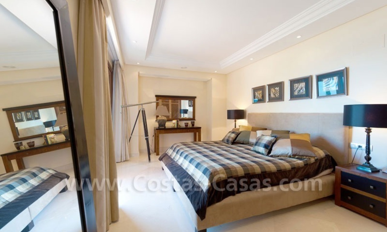 Beachfront luxury apartment for sale in the area of Marbella - Estepona 13