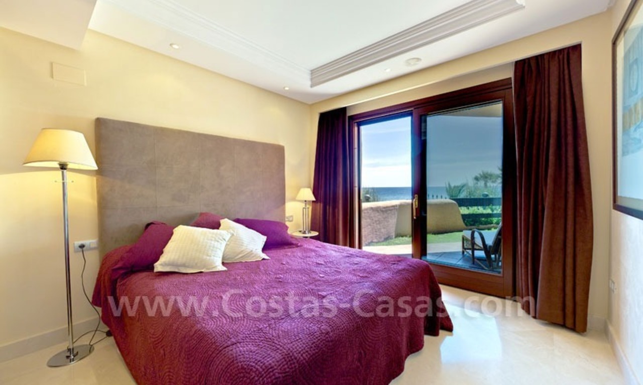 Beachfront luxury apartment for sale in the area of Marbella - Estepona 15