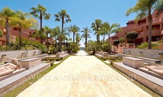 Beachfront luxury apartment for sale in the area of Marbella - Estepona 19