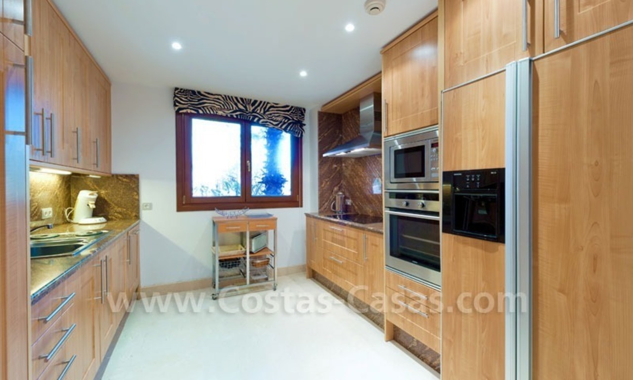 Beachfront luxury apartment for sale in the area of Marbella - Estepona 12