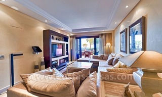 Beachfront luxury apartment for sale in the area of Marbella - Estepona 10