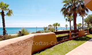 Beachfront luxury apartment for sale in the area of Marbella - Estepona 2