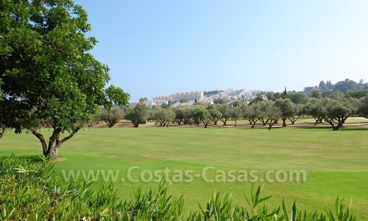 Frontline golf luxury villa for sale in Nueva Andalucia - Marbella 8