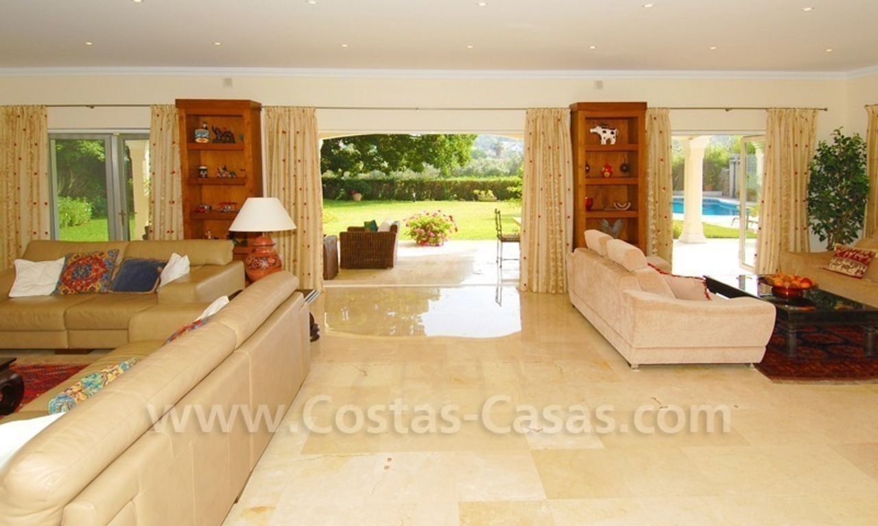 Frontline golf luxury villa for sale in Nueva Andalucia - Marbella 9