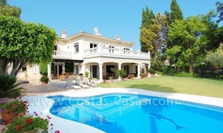 Frontline golf luxury villa for sale in Nueva Andalucia - Marbella 1