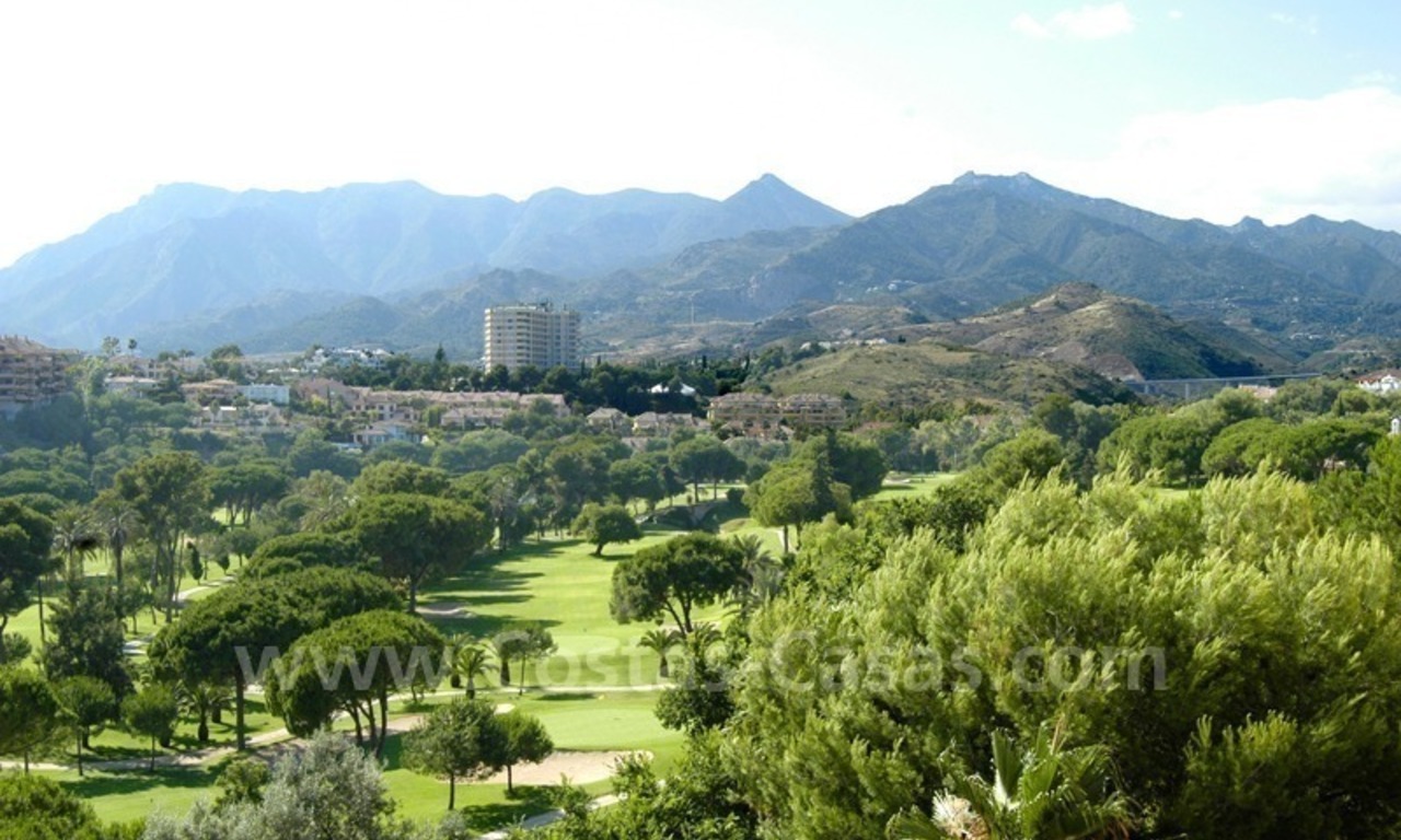 Front line golf apartment for sale in East Marbella 3