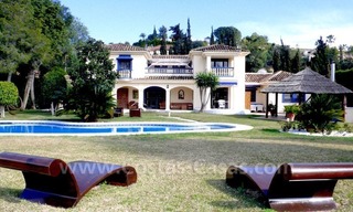 Luxury superb villa for sale on frontline golf in Marbella West – Estepona 10