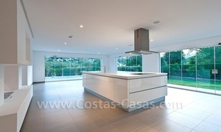 Modern styled first line golf villa for sale in Nueva Andalucía, Marbella 7