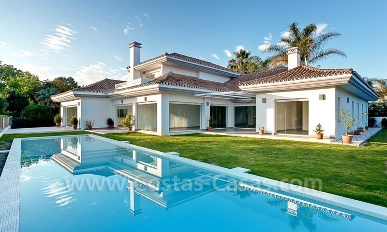 Modern styled first line golf villa for sale in Nueva Andalucía, Marbella 0