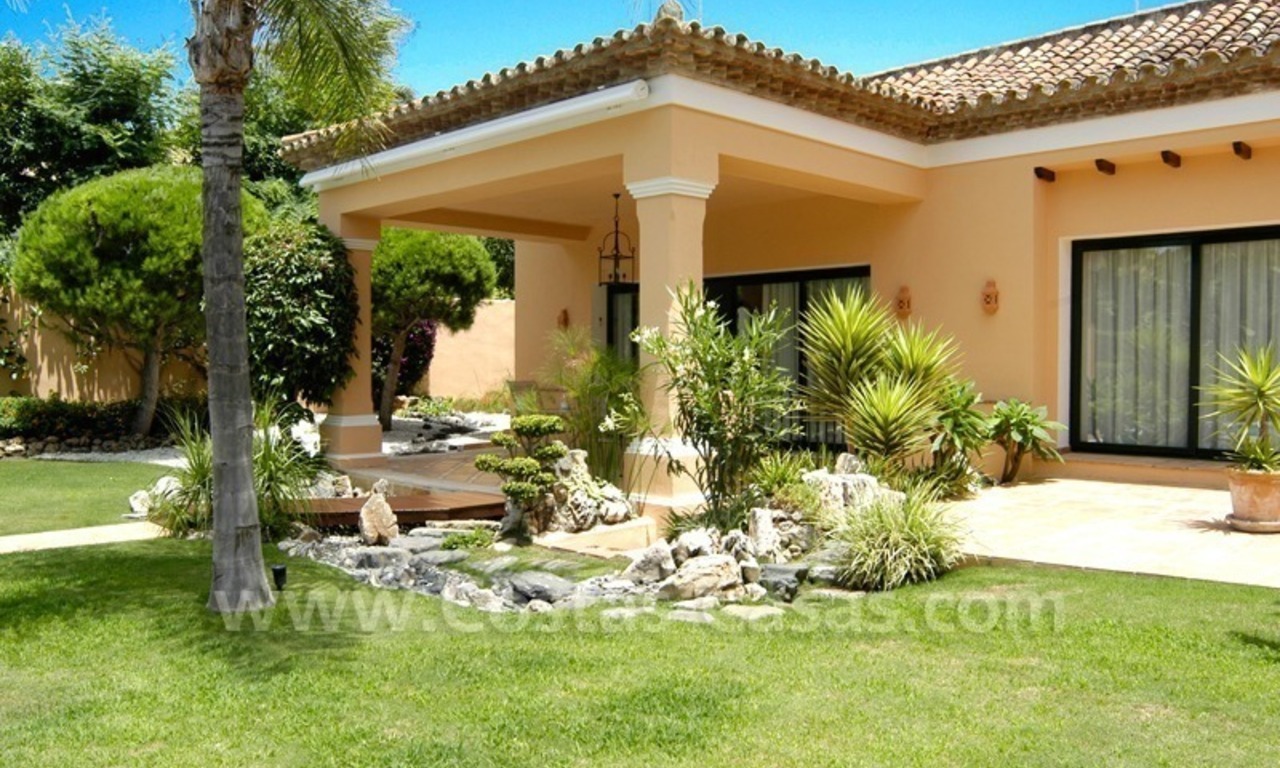 Unique front line golf andalusian styled villa to buy in Nueva Andalucía, Marbella 5