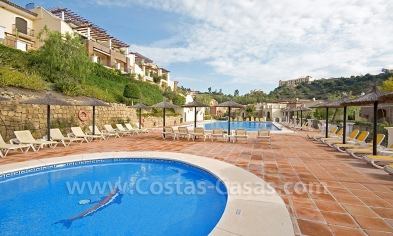 Bargain golf penthouse apartment for sale in the area of Marbella – Benahavis 4