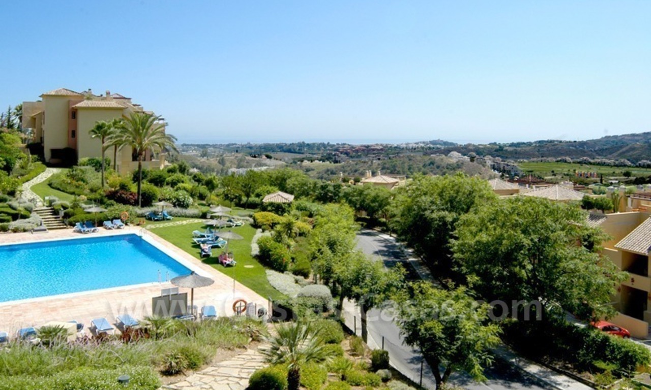 Bargain golf apartment to buy in West Marbella – Benahavis 1