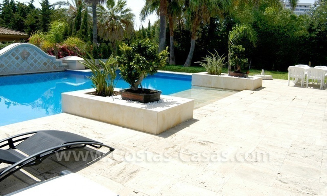 Classical style villa to buy beachside in Eastern Marbella 2