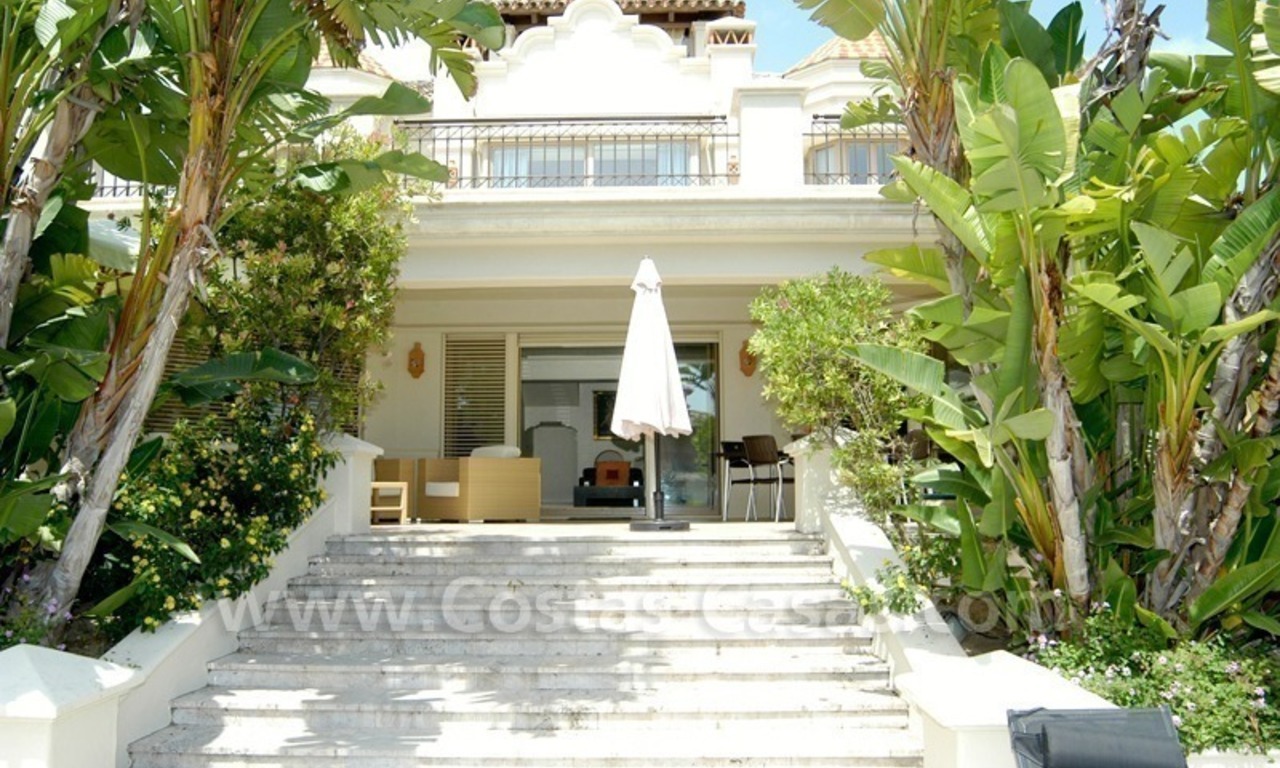 Classical style villa to buy beachside in Eastern Marbella 5