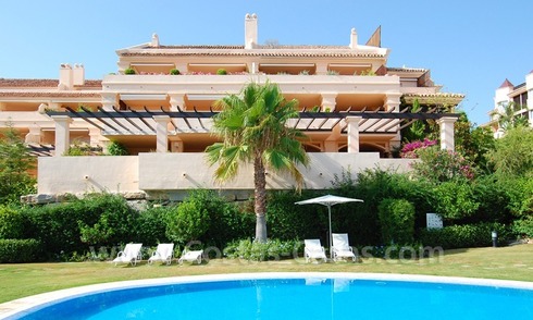 Large luxury apartment for sale in Nueva Andalucia – Marbella 