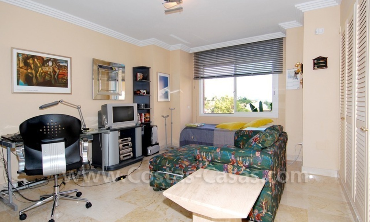 Large luxury apartment for sale in Nueva Andalucia – Marbella 24