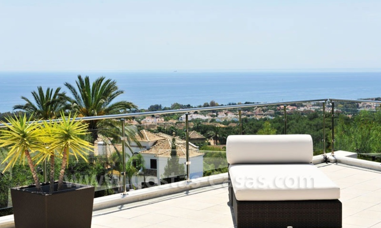 Contemporary style luxury houses for sale on the Golden Mile in Marbella 0