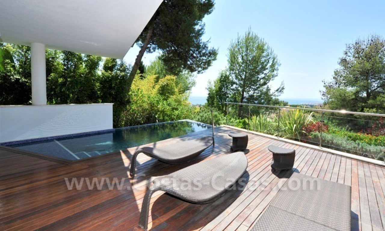 Contemporary style luxury houses for sale on the Golden Mile in Marbella 6