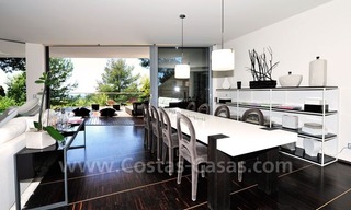 Contemporary style luxury houses for sale on the Golden Mile in Marbella 11