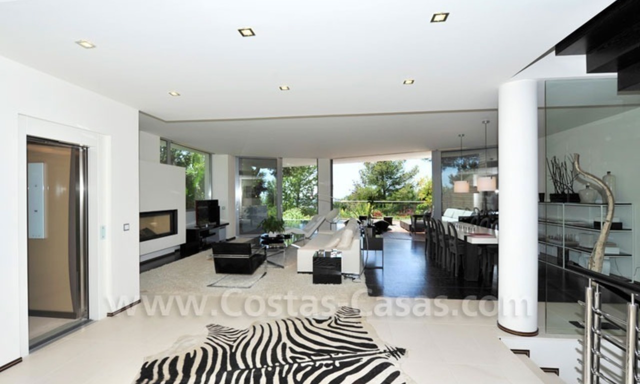 Contemporary style luxury houses for sale on the Golden Mile in Marbella 8