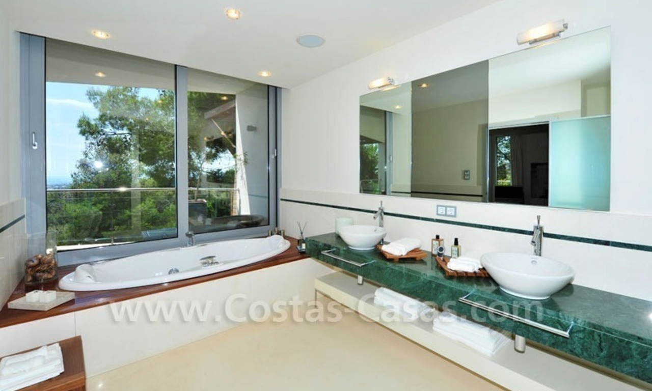 Contemporary style luxury houses for sale on the Golden Mile in Marbella 24
