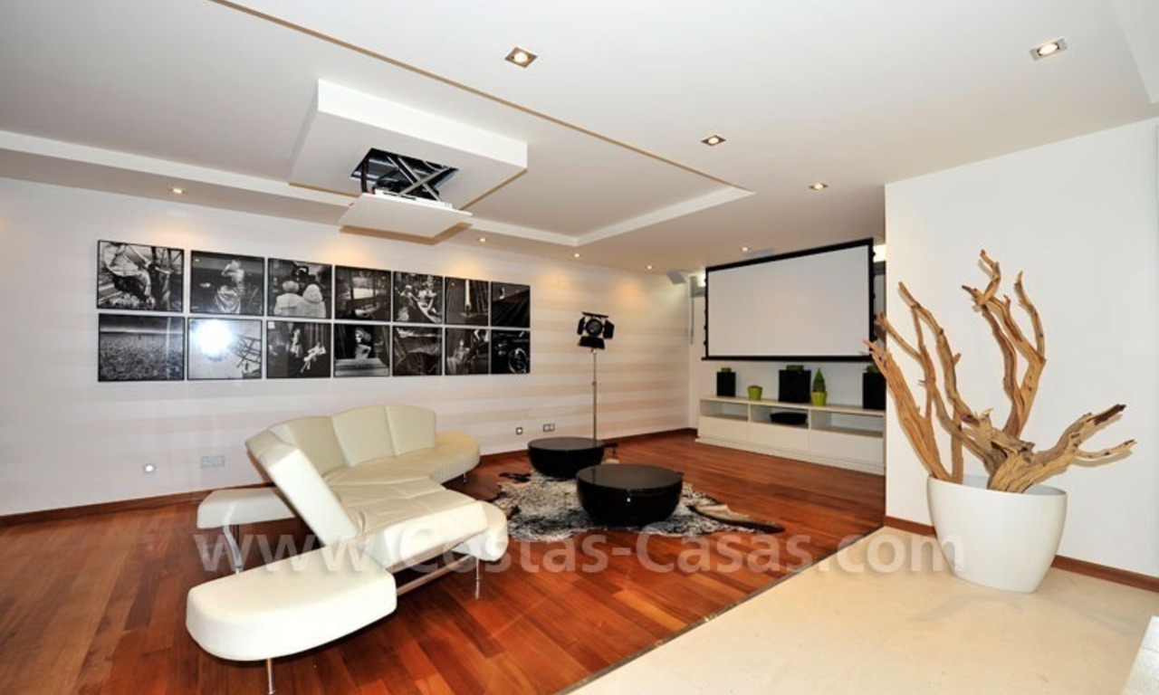 Contemporary style luxury houses for sale on the Golden Mile in Marbella 26