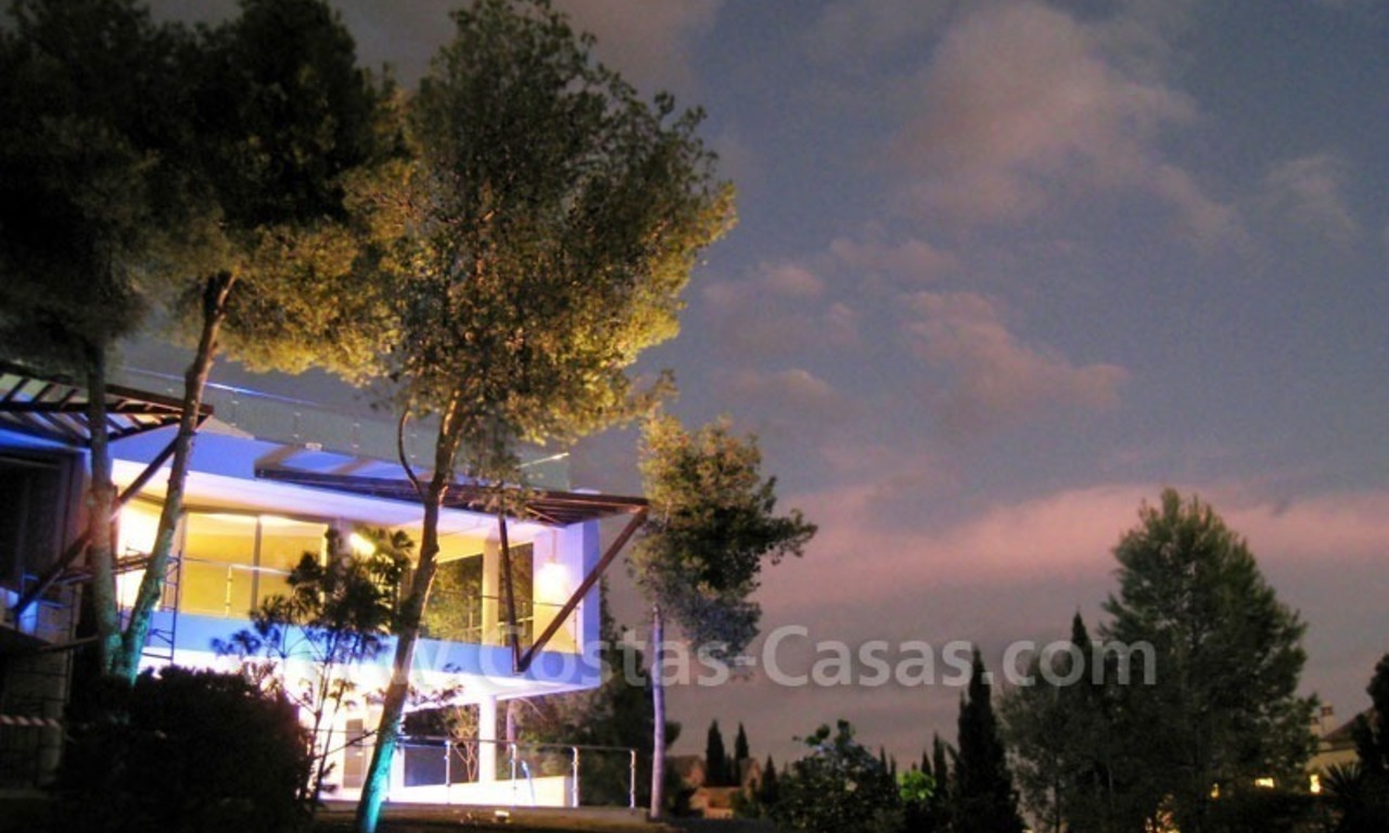 Contemporary style luxury houses for sale on the Golden Mile in Marbella 29