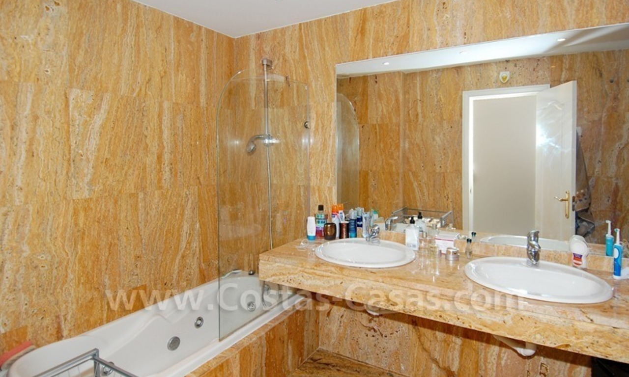 Spacious luxury apartment for sale in Nueva Andalucía very near to Puerto Banús in Marbella 8