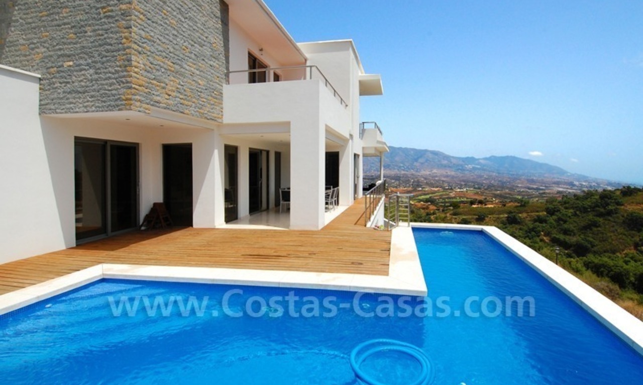 Modern villa for sale in Marbella 3