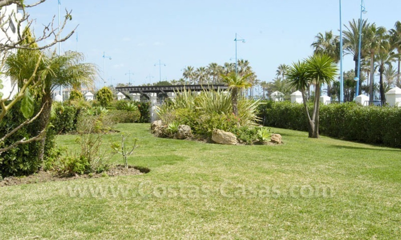 Spacious apartment for sale on the beachfront complex in Marbella. 1