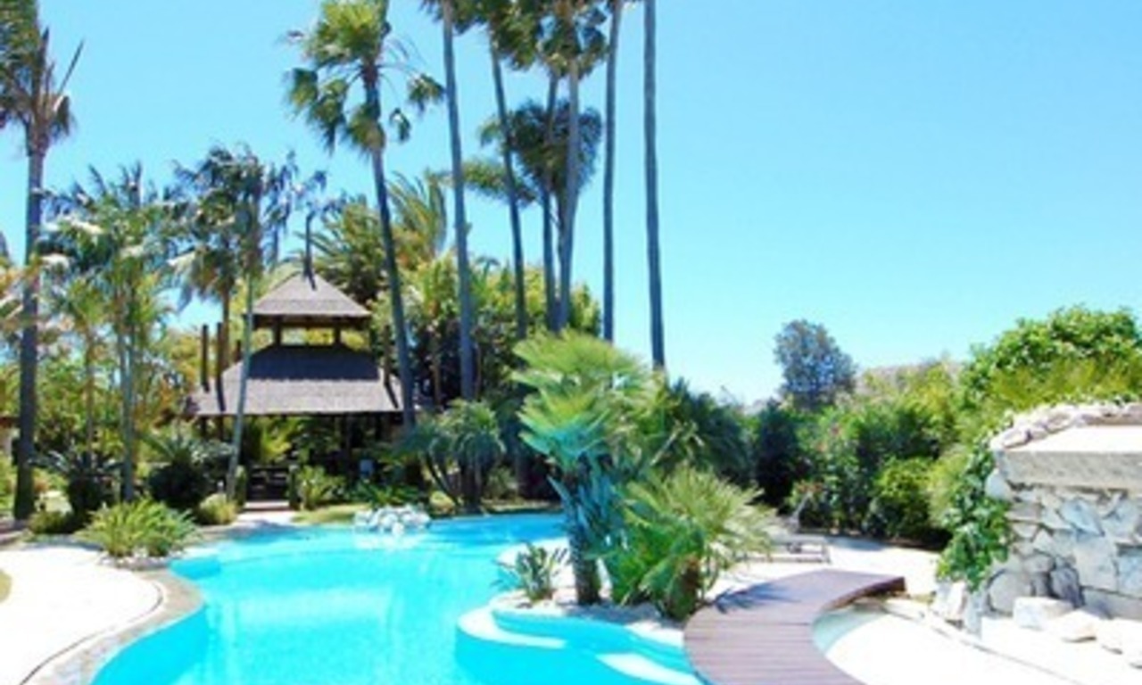 Exclusive front line golf Bali styled villa for sale in Nueva Andalucía, Marbella 2
