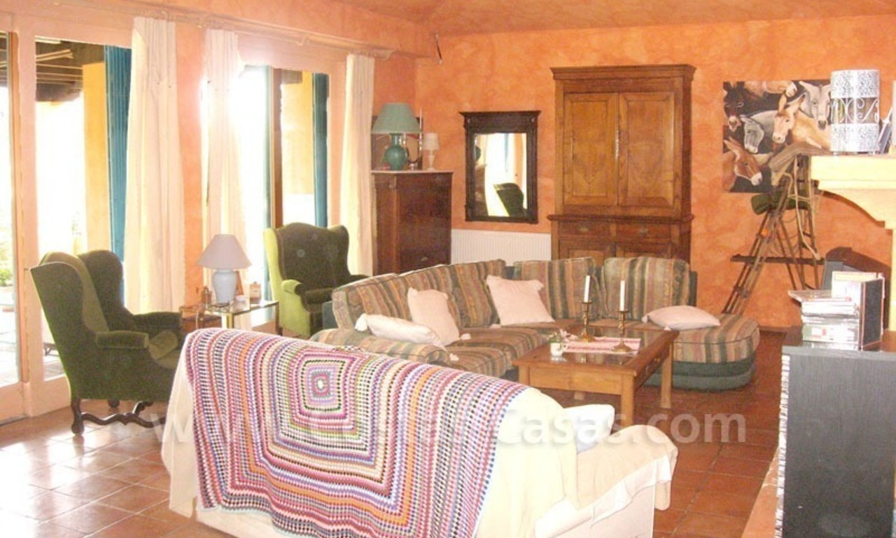 Rustic styled villa with paddock and stables for sale in Marbella at the Costa del Sol 18