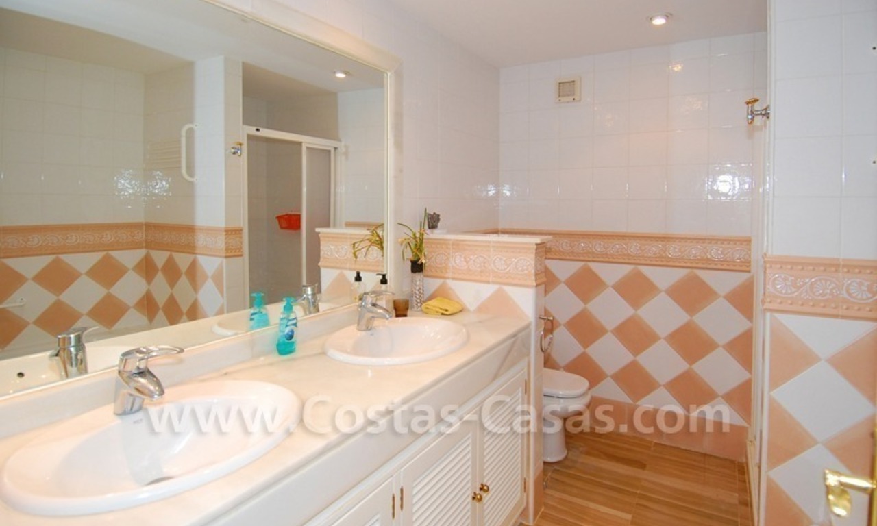 Beachside apartment to buy in Marbella 14