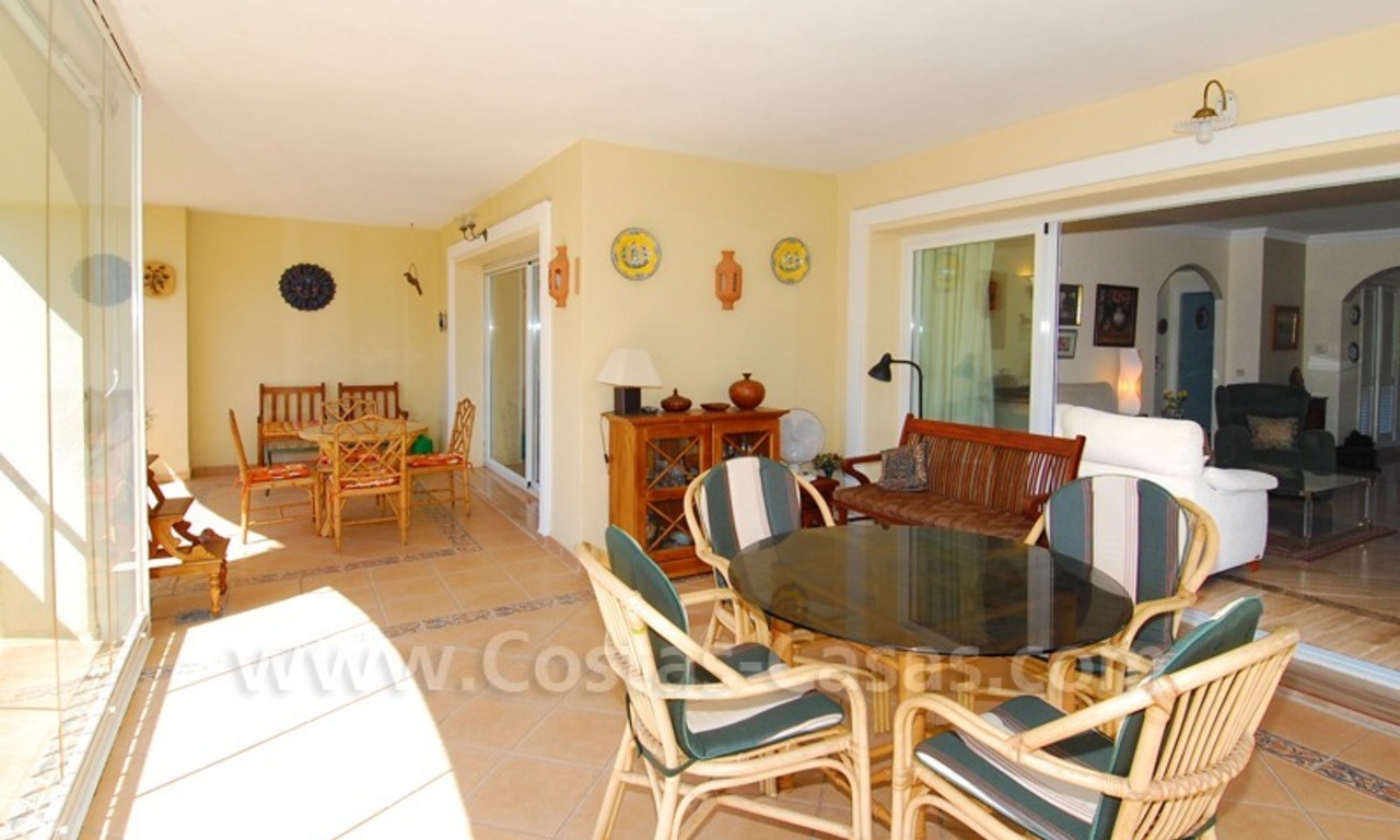Beachside apartment to buy in Marbella 8