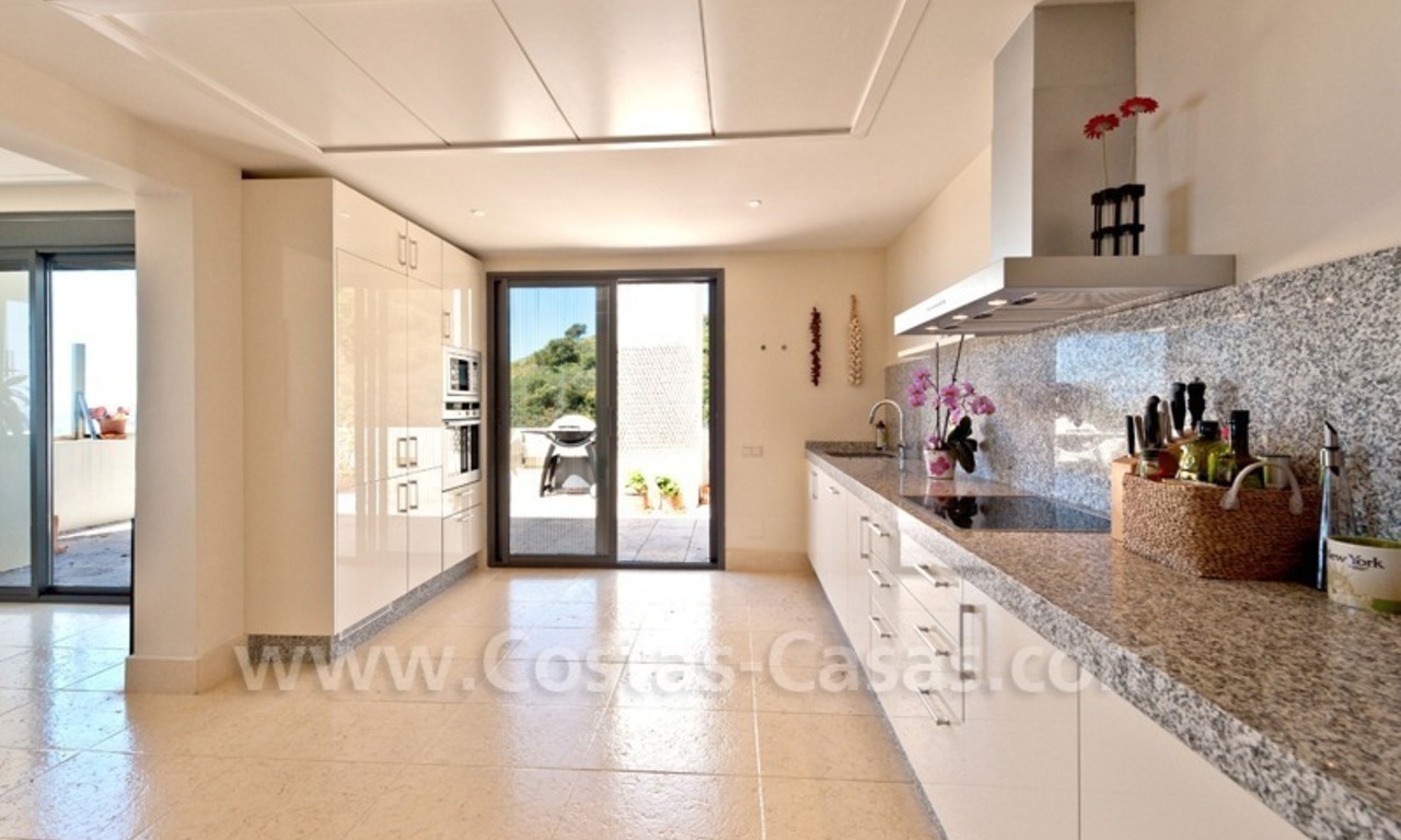 Luxury modern style penthouse apartment for sale in Marbella 17