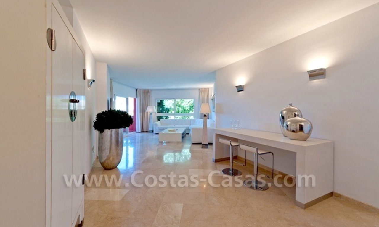 Beachside apartment for sale in beachfront complex in Marbella 9