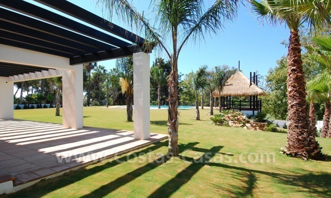 New front line golf contemporary villa nearby the beach for sale in Marbella 3