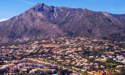 Bargain luxury villa for sale in Sierra Blanca, Marbella 