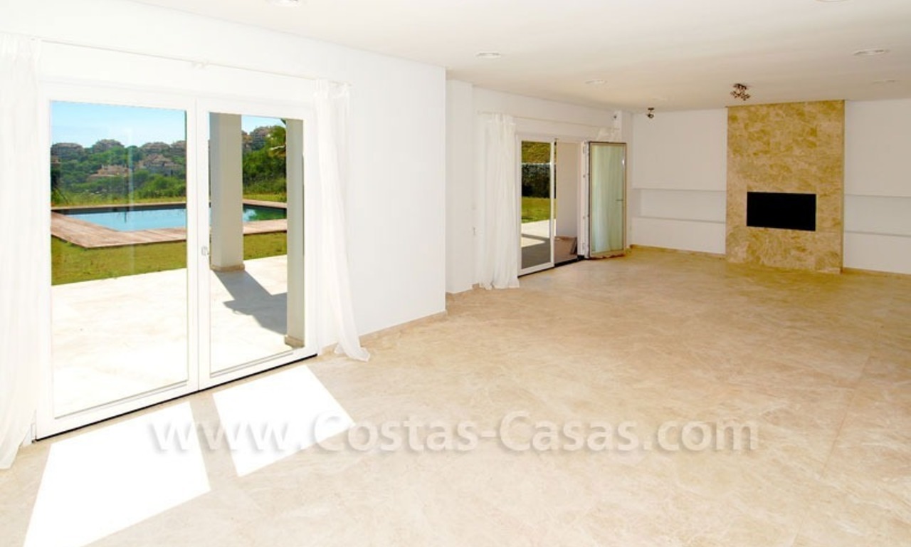 Bargain! Modern villa for sale in Elviria, Marbella east 5
