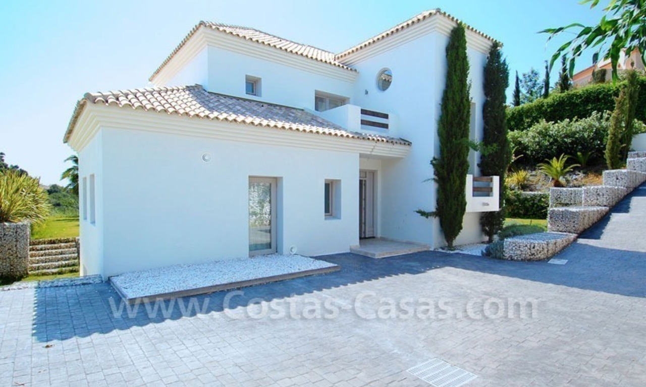 Bargain! Modern villa for sale in Elviria, Marbella east 4