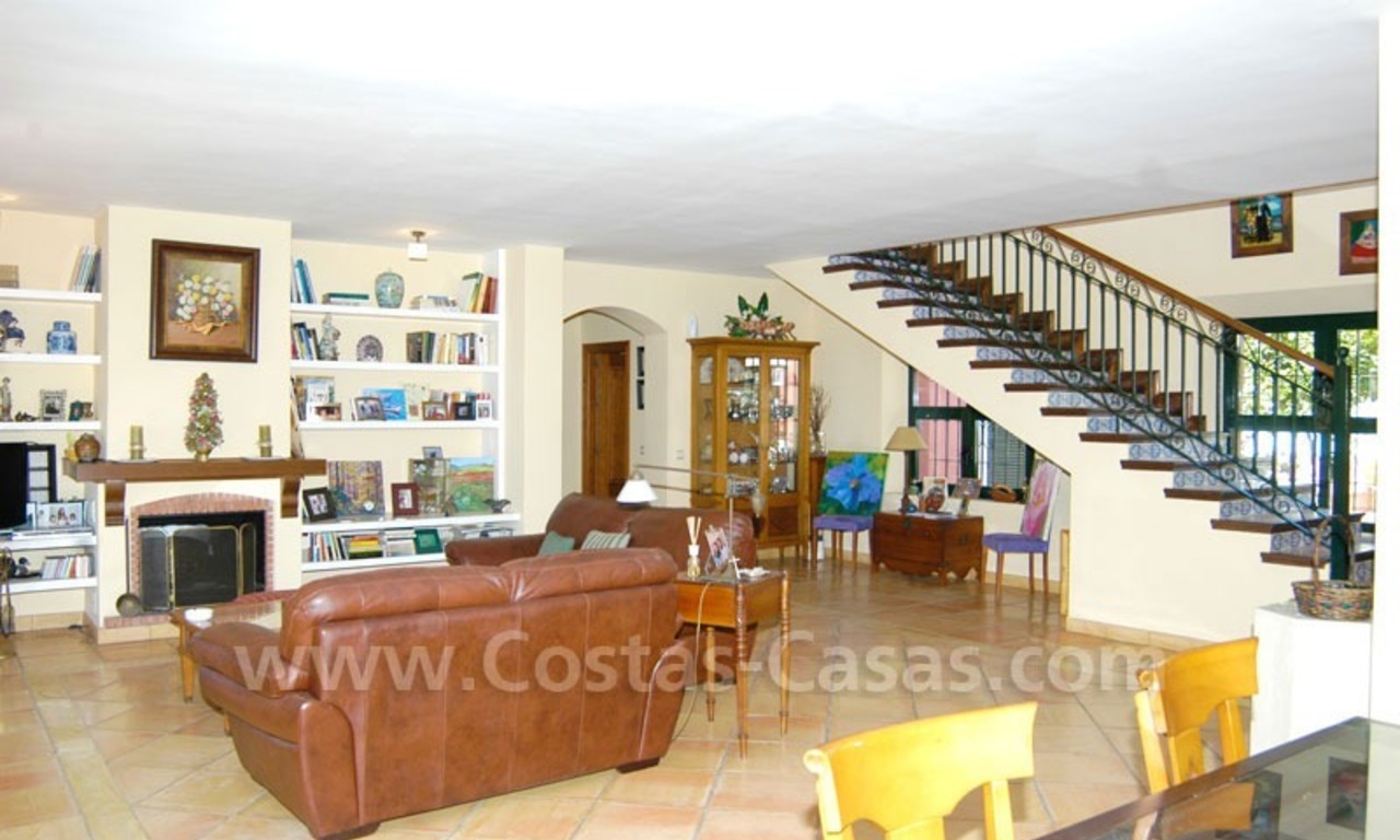 Classical villa to buy in Central Marbella 11
