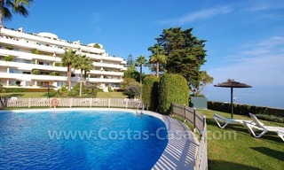 Seafront apartment for sale in a beachfront complex, New Golden Mile, Marbella - Estepona 6