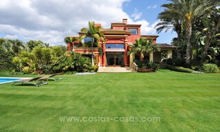 Luxury villa for sale in a gated community on the Golden Mile, Marbella 30453 