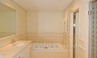 Luxury apartment for sale in a beachfront complex on the New Golden Mile in the area between Marbella and Estepona 14