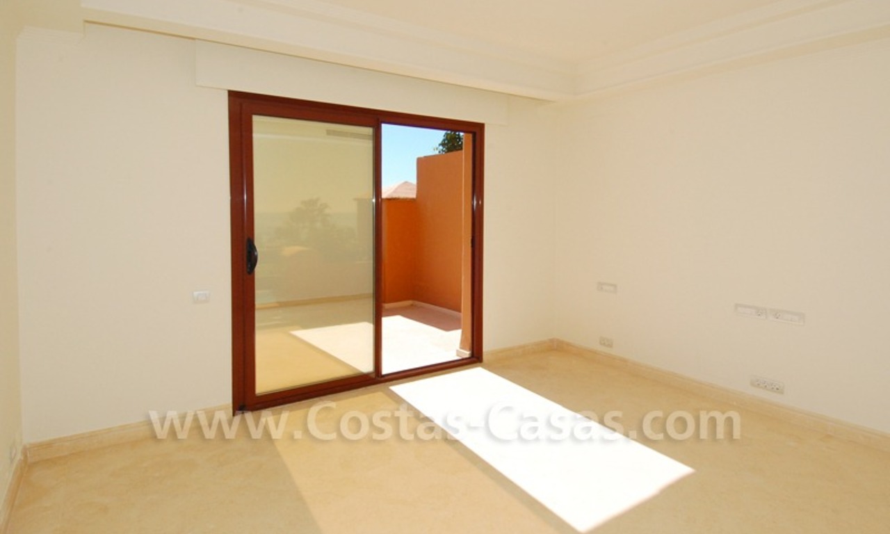 Luxury apartment for sale in a beachfront complex on the New Golden Mile in the area between Marbella and Estepona 9