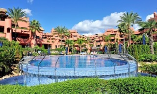 Frontline beach luxury apartment for sale in an exclusive beachfront complex between Marbella and Estepona 8