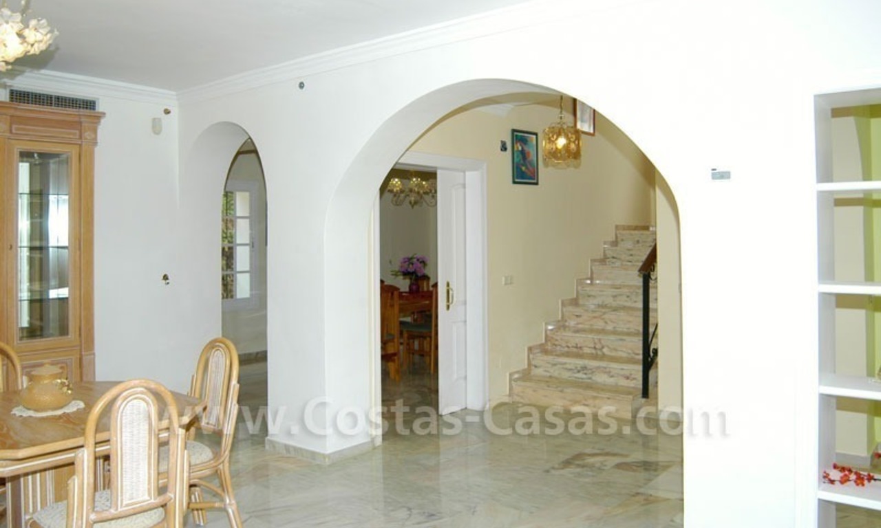Bargain Andalusian style detached villa to buy in West Marbella 14
