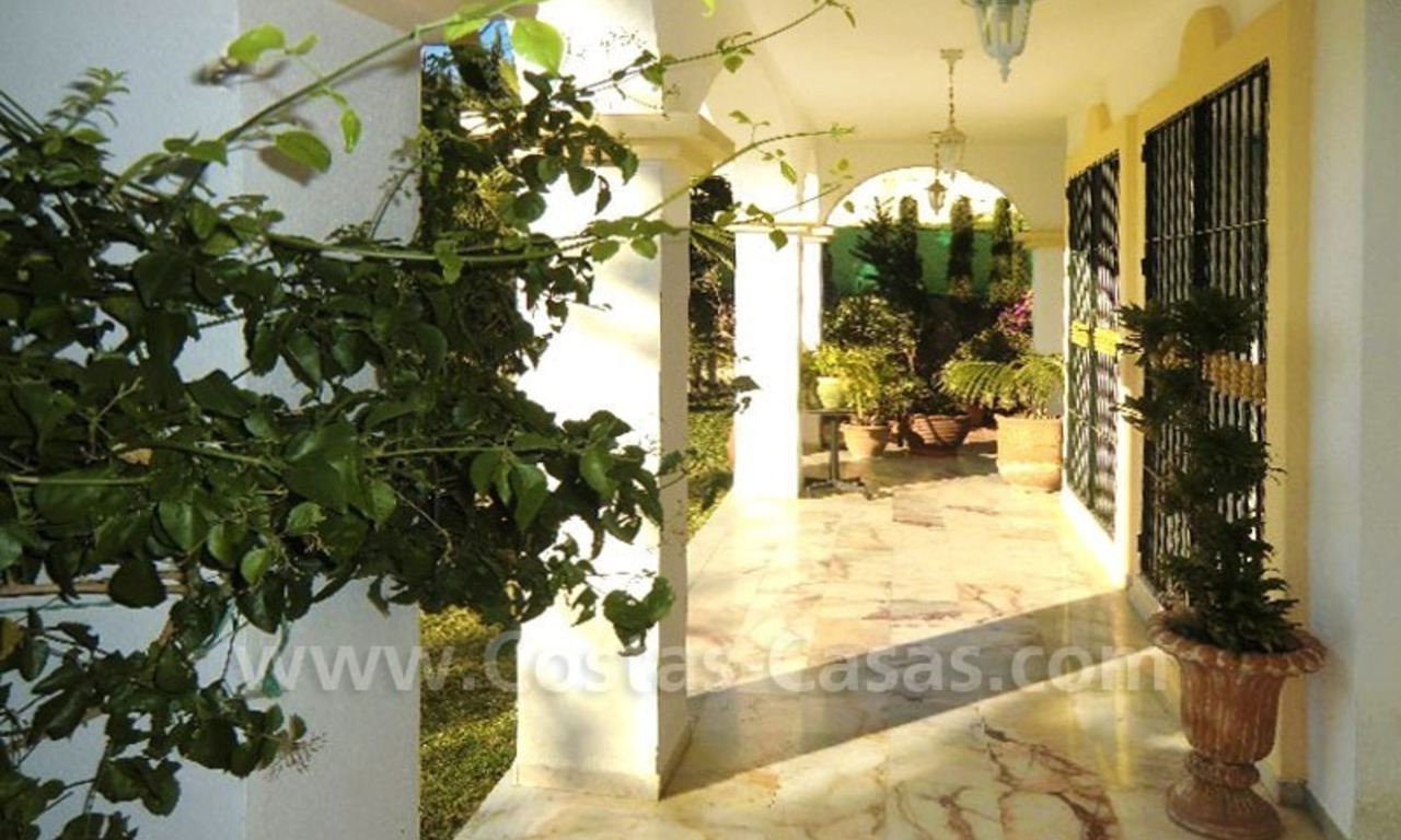 Bargain Andalusian style detached villa to buy in West Marbella 6