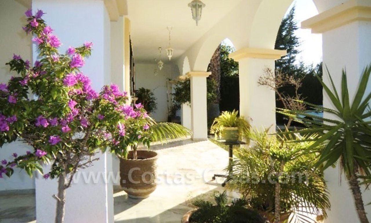 Bargain Andalusian style detached villa to buy in West Marbella 21